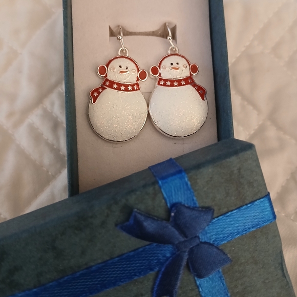 BETSEY JOHNSON " FROSTY THE SNOWMAN" ENAMELED DANGLE EARRINGS NWOT - Picture 5 of 9